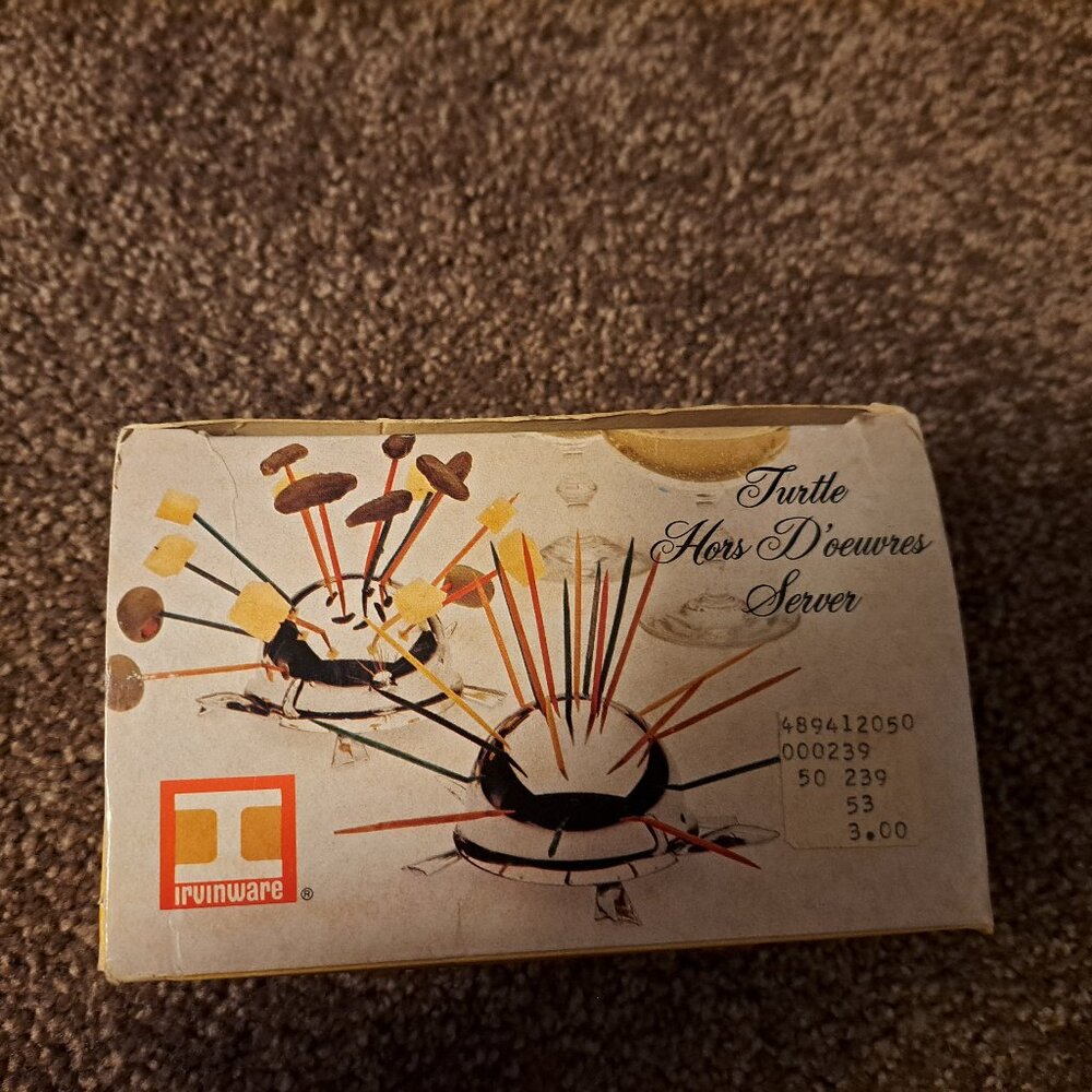 Vintage Irvinware "Mock Turtle" hors d'oeuvres server from the 1970s